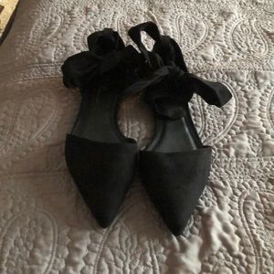 71/2 black flat ankle wrap shoes